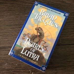 Pearls of Lutra (A Novel of Redwall) by: Brain Jacques paperback book